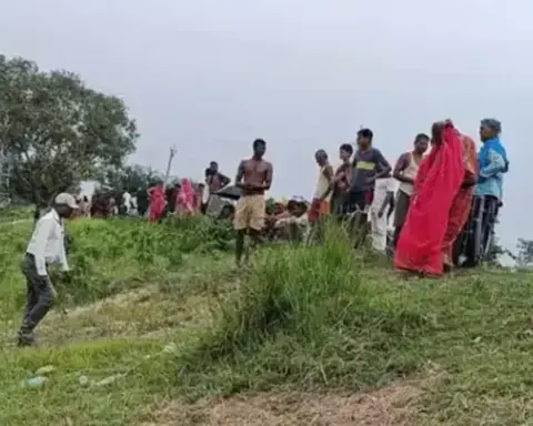 Madhubani News: मधुबनी के फुलपरास में भूतही बलान नदी किनारे मिला अज्ञात महिला का शव, पहचान में जुटी पुलिस