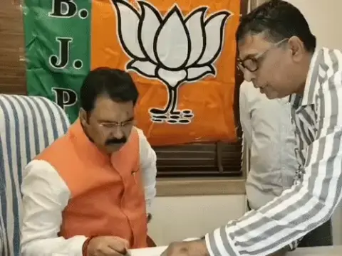 तेजस्वी के दौरे पर संजय सरावगी का तीखा तंज—‘पॉलिटिकल पिकनिक’ कर रहे नेता प्रतिपक्ष; बिहार की सियासत फिर गरमाई