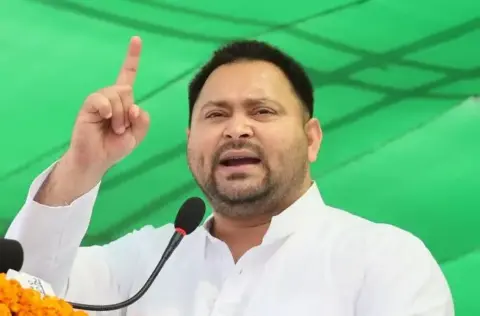 फैज अहमद के परिजनों से आज मिल सकते हैं तेजस्वी यादव, जून में वीडियो कॉल पर दिया था न्याय का भरोसा; पूर्व कर्मचारी की गिरफ्तारी के बाद अब न्यायिक प्रक्रिया पर नजर