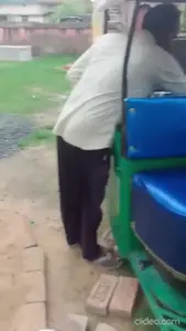 मुजफ्फरपुर के कुढ़नी में स्कूल के मिड-डे मील पर सवाल: पानी जैसी दाल, कम पड़ा बच्चों का खाना!